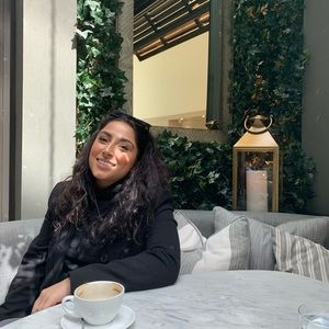 Meet your Posher, Aisha